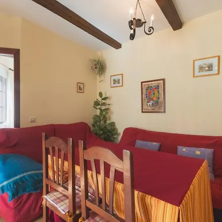Vistas Y Chimenea Apartment Benaocaz